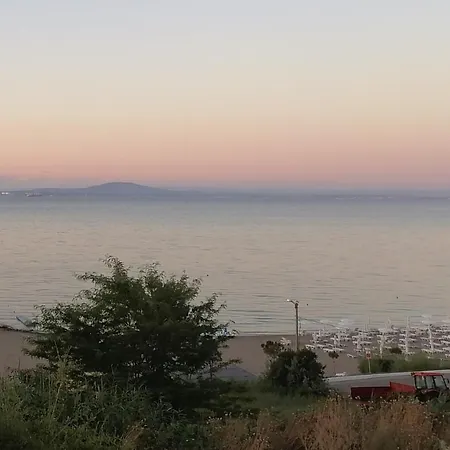 даскала с паркомясто Apartman Burgasz